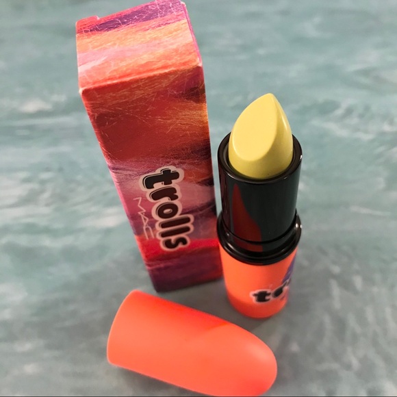 MAC Troll Lipstick - Can’t Be Tamed - Picture 2 of 4